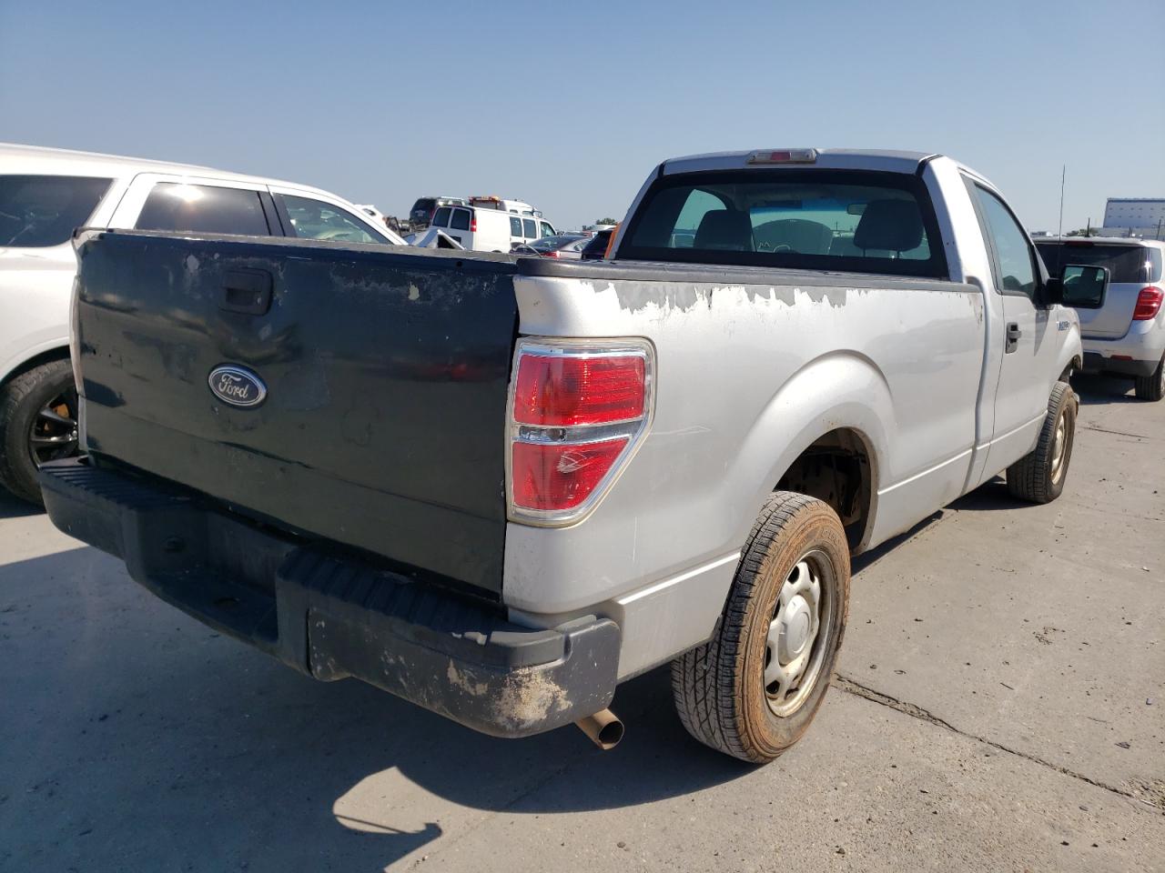 Photo 4 from auction – 2010 FORD F150 with VIN 1FTMF1CW6AKB85716