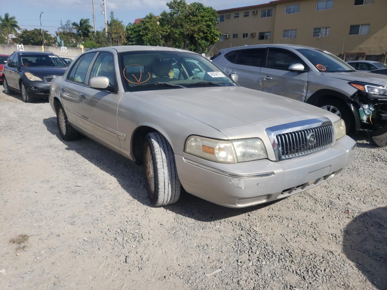 Photo 1 from auction – 2006 MERCURY GRAND MARQ with VIN 2MEFM75W36X641060