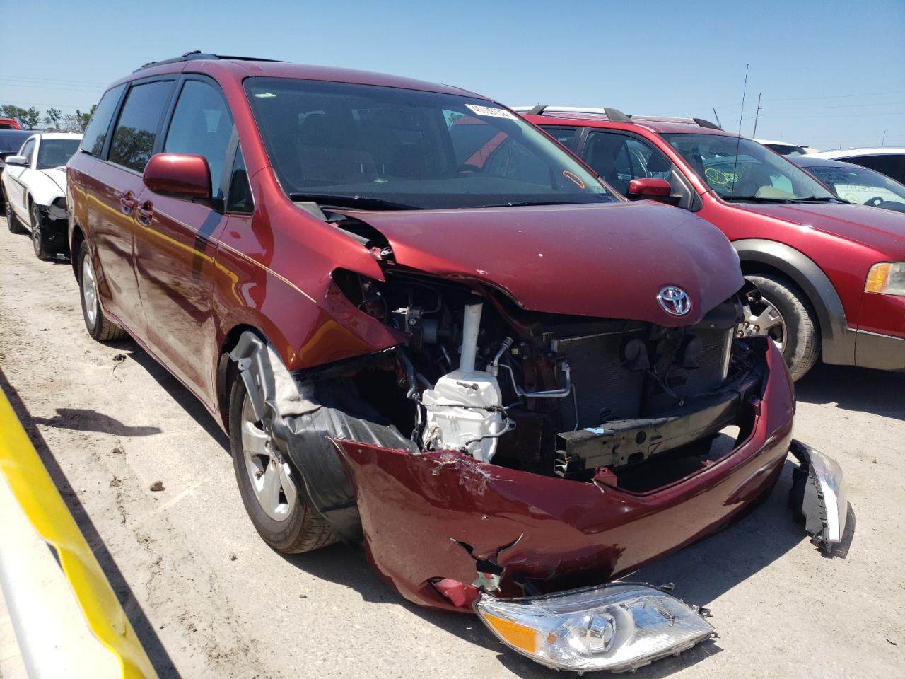 TOYOTA SIENNA LE 2015 with VIN 5TDKK3DC3FS558293 - Photo from auction