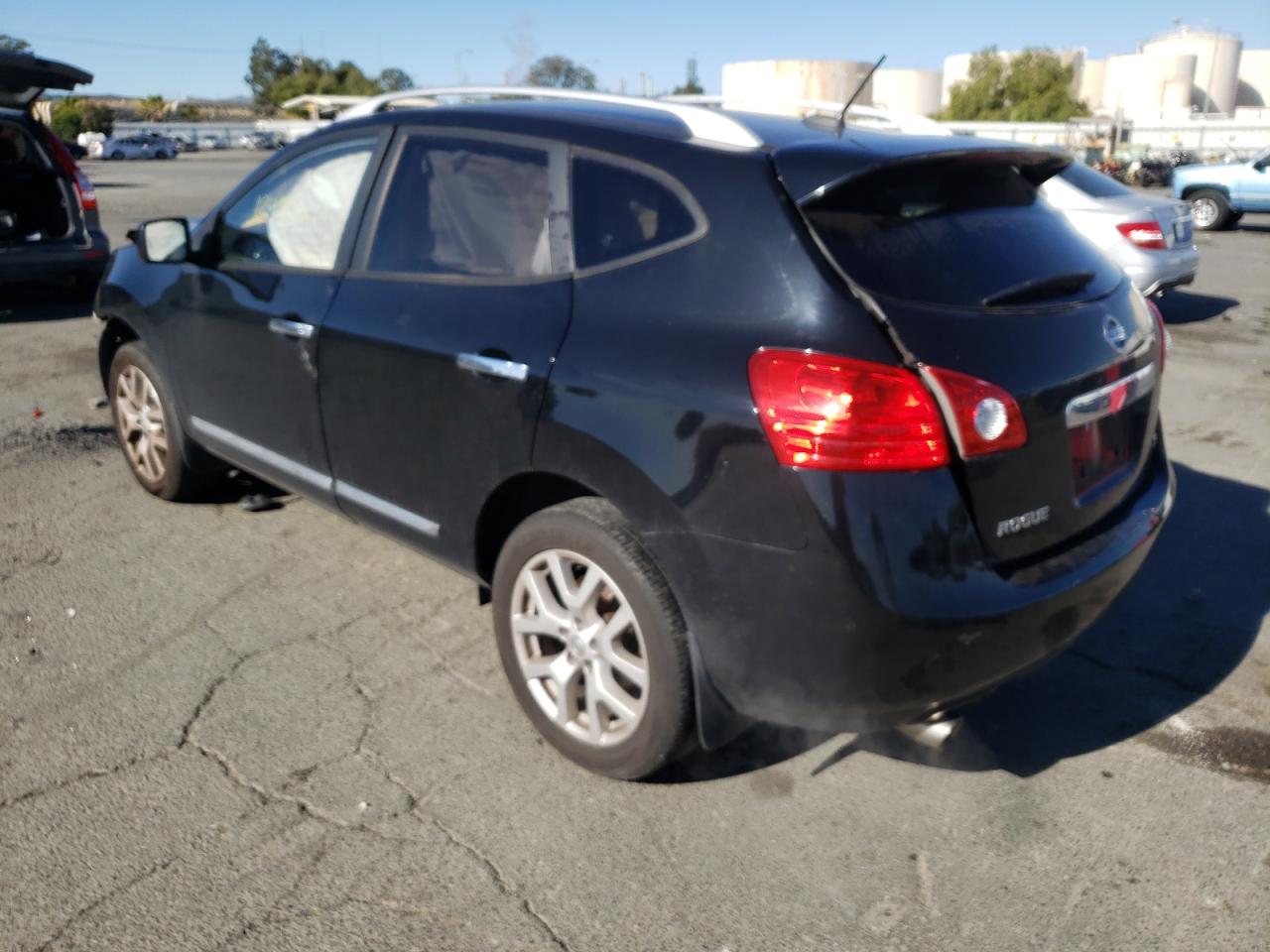 Photo 3 from auction – 2012 NISSAN ROGUE S with VIN JN8AS5MT8CW280319