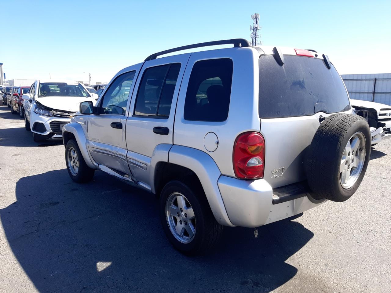 Photo 3 from auction – 2004 JEEP LIBERTY LI with VIN 1J4GL58K84W112728