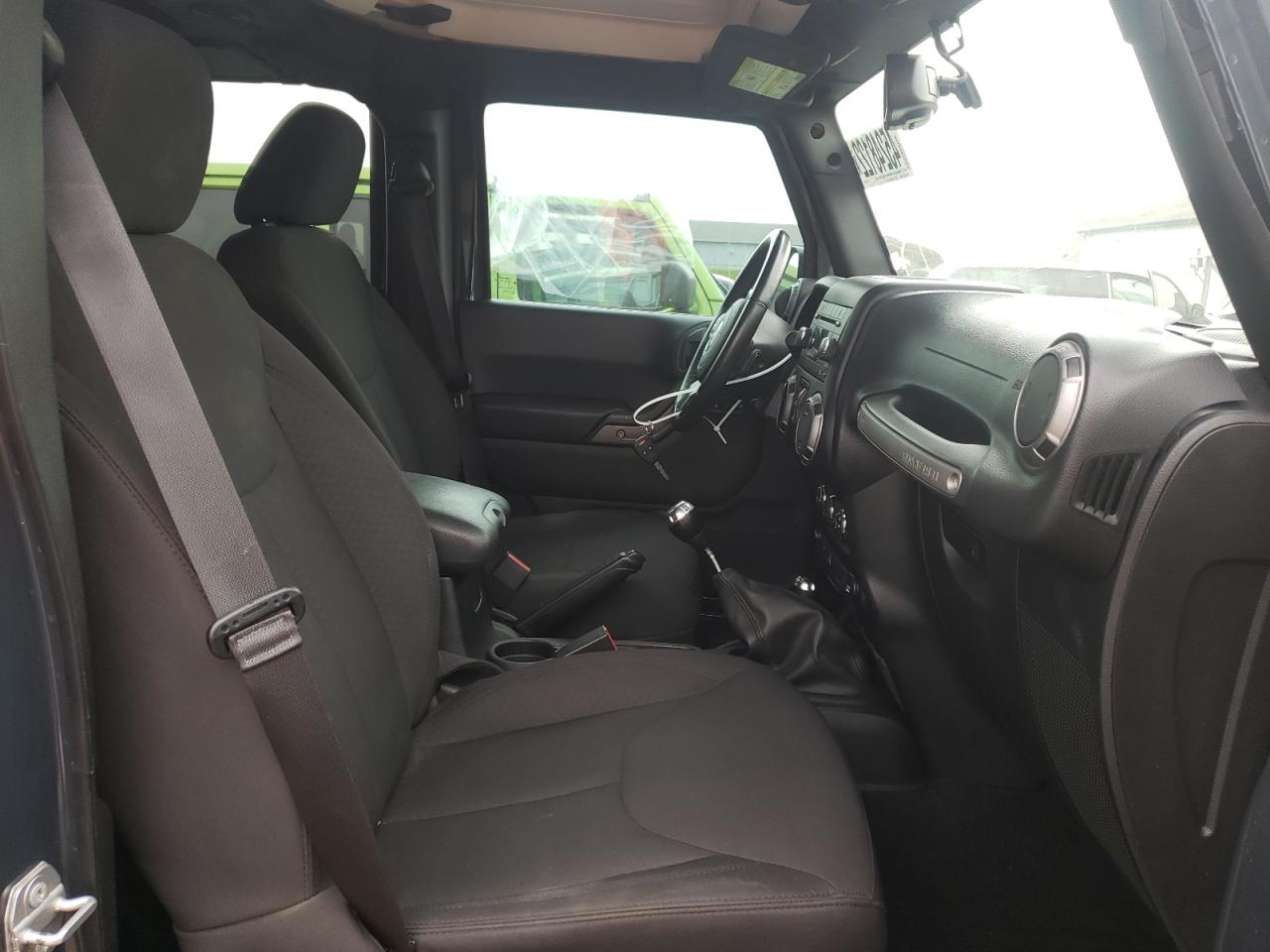 Photo 5 from auction – 2017 JEEP WRANGLER U with VIN 1C4BJWDG2HL673902