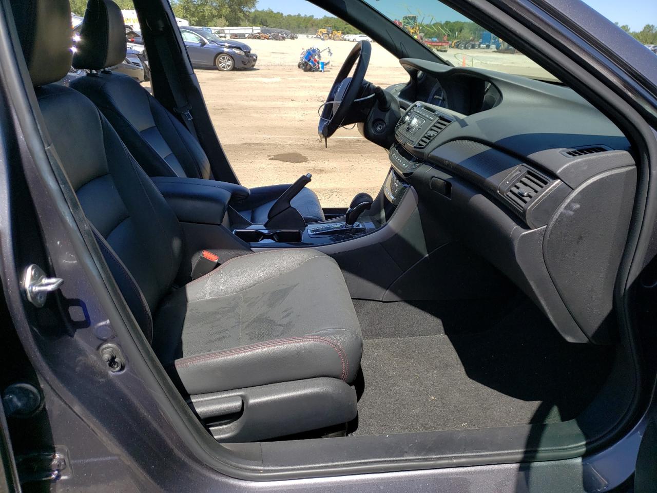 Photo 5 from auction – 2017 HONDA ACCORD SPO with VIN 1HGCR2F18HA299727