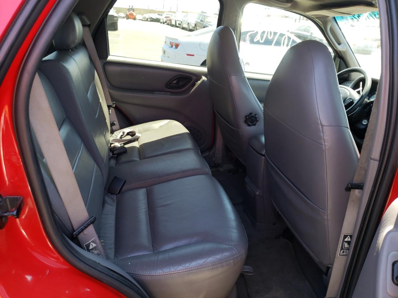 Photo 6 from auction – 2001 FORD ESCAPE XLT with VIN 1FMYU03141KB51968