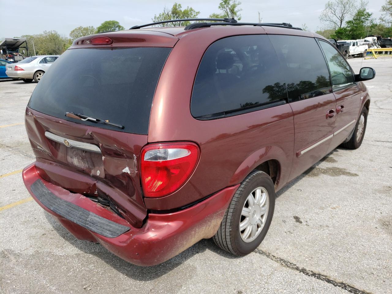 Photo 4 from auction – 2007 CHRYSLER TOWN & COU with VIN 2A4GP54L57R170425