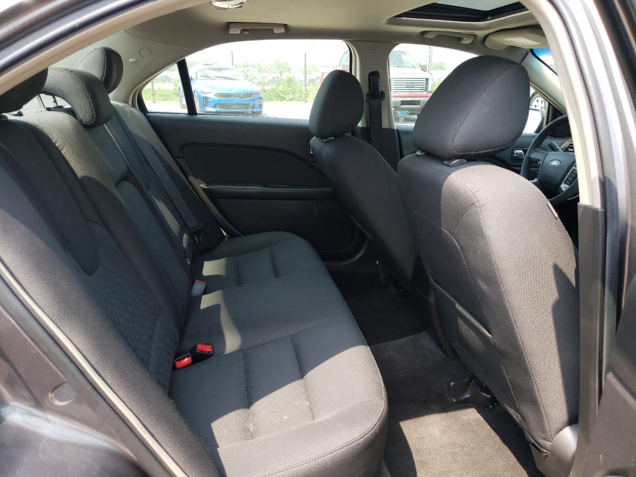 Photo 6 from auction – 2011 FORD FUSION SE with VIN 3FAHP0HA3BR321955