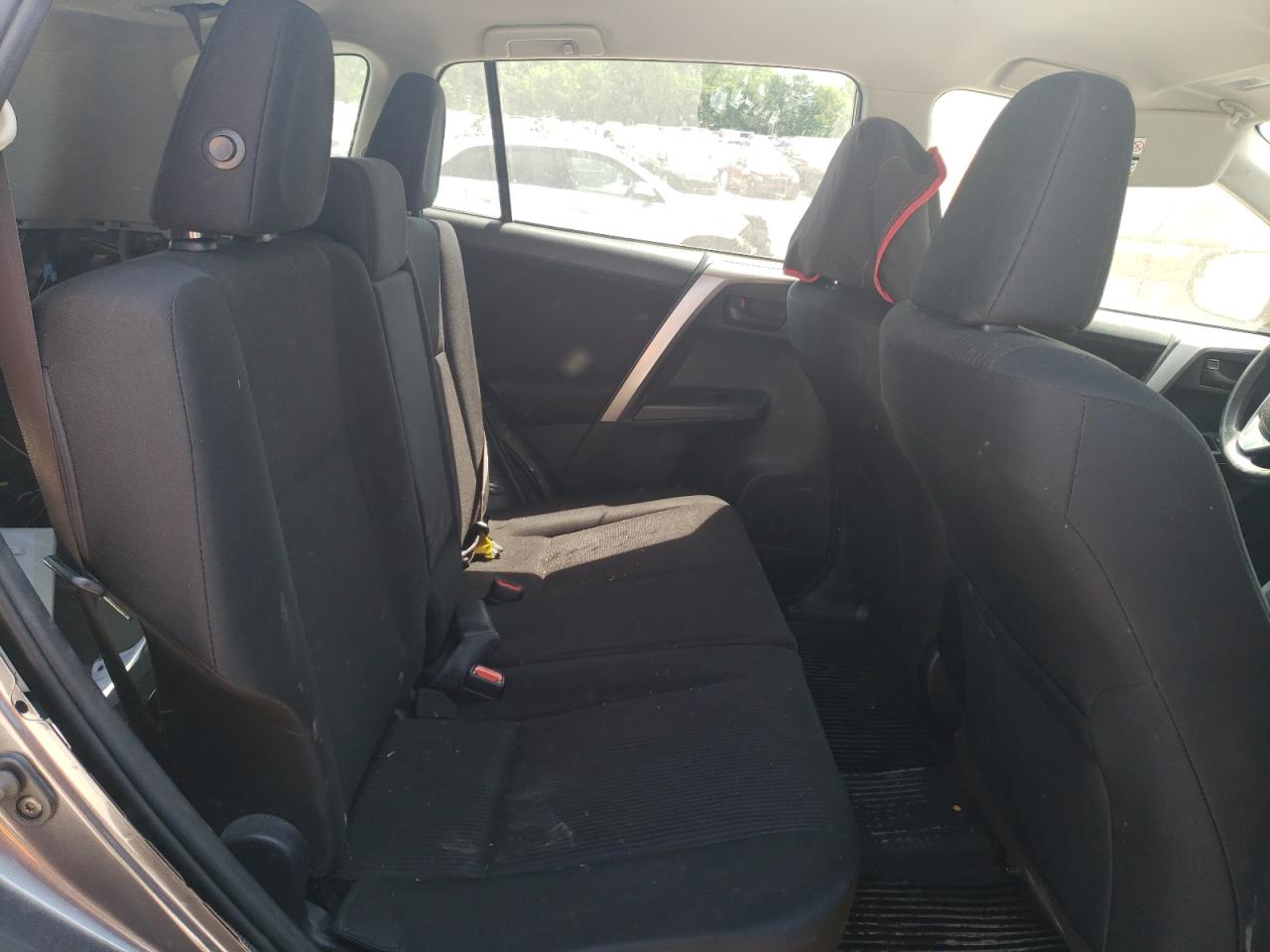 Photo 6 from auction – 2017 TOYOTA RAV4 LE with VIN JTMBFREV7HJ120352