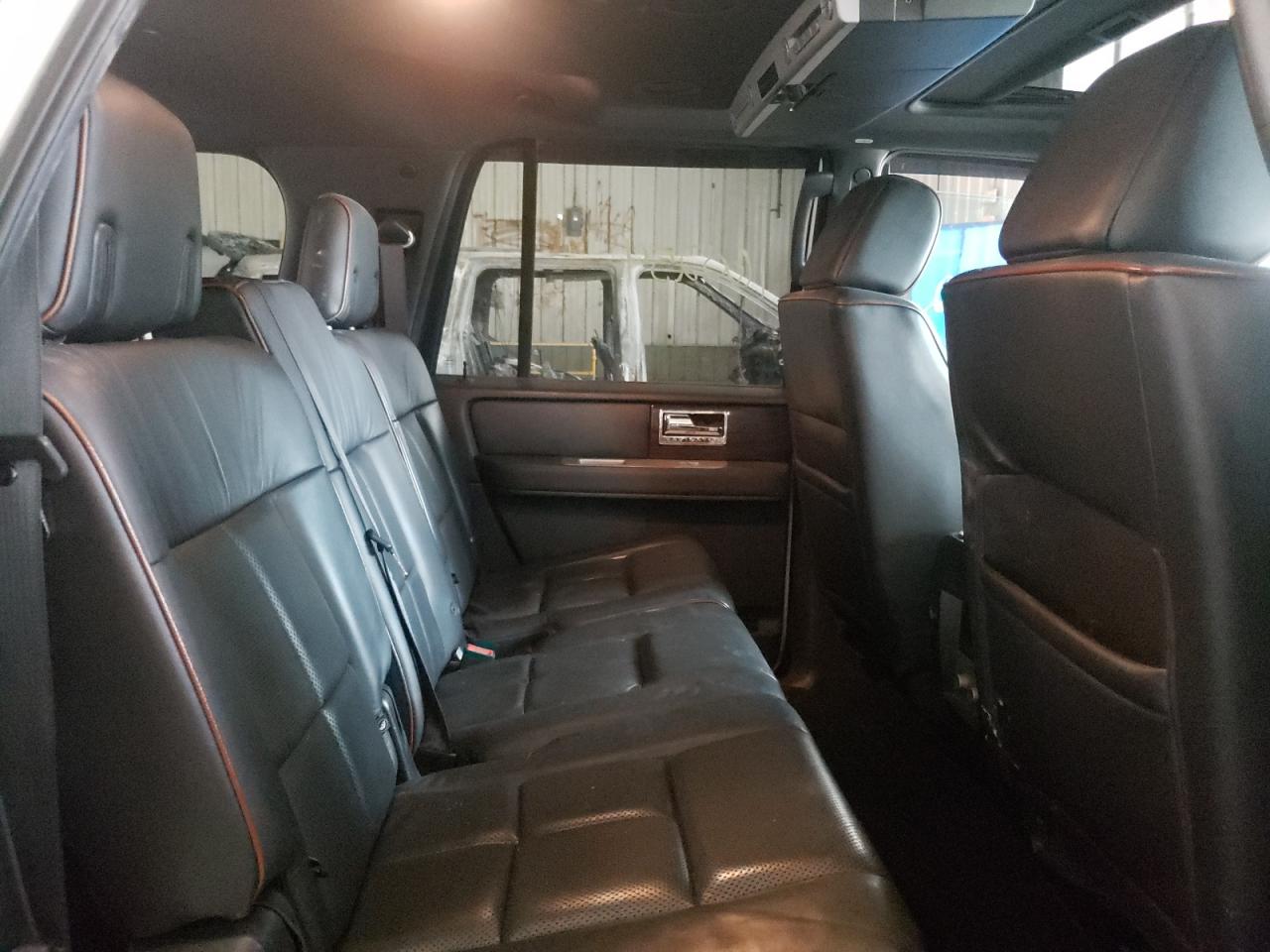 Photo 6 from auction – 2007 LINCOLN NAVIGATOR with VIN 5LMFL285X7LJ13632