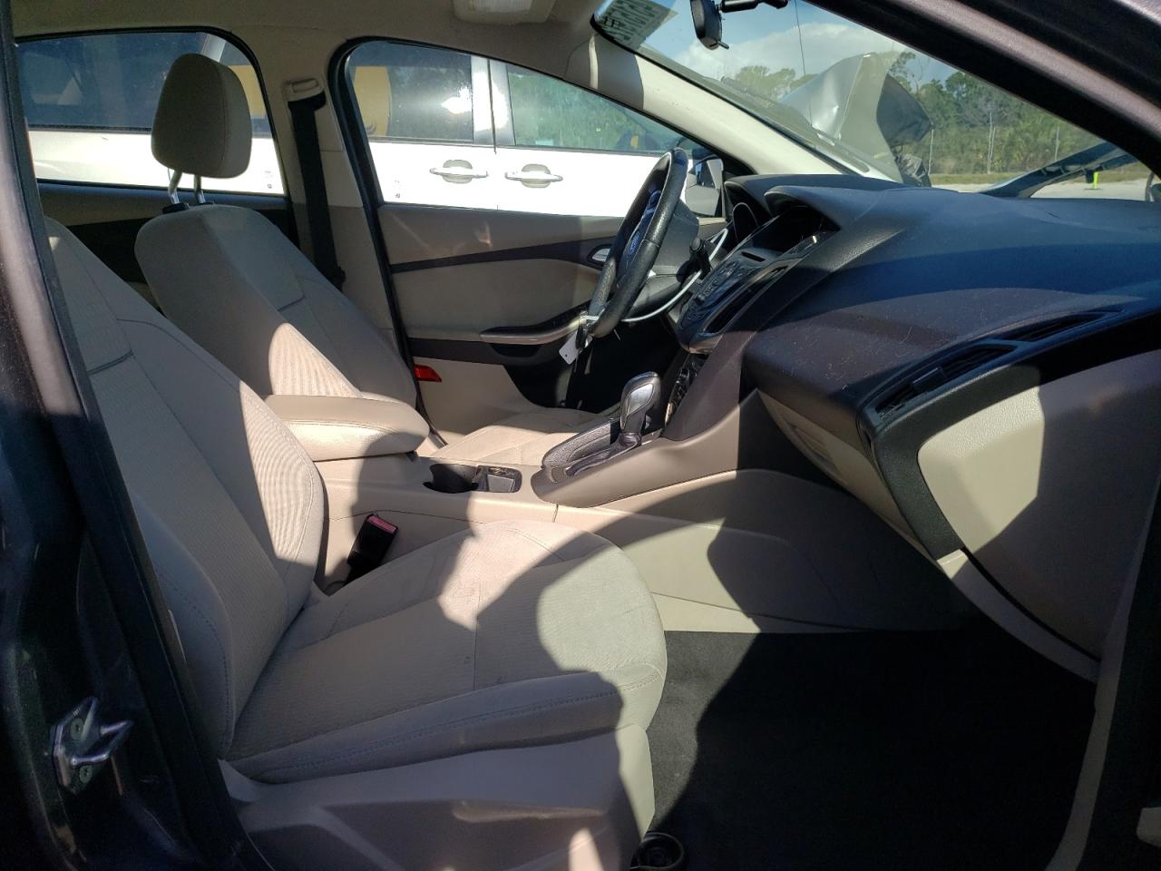 Photo 5 from auction – 2012 FORD FOCUS SEL with VIN 1FAHP3H20CL324791