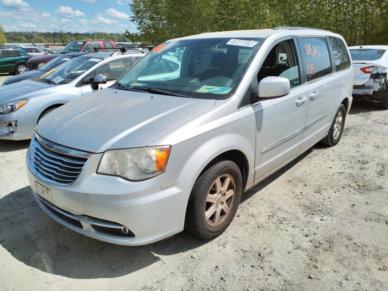 Photo 2 from auction – 2011 CHRYSLER TOWN & COU with VIN 2A4RR5DG1BR674839