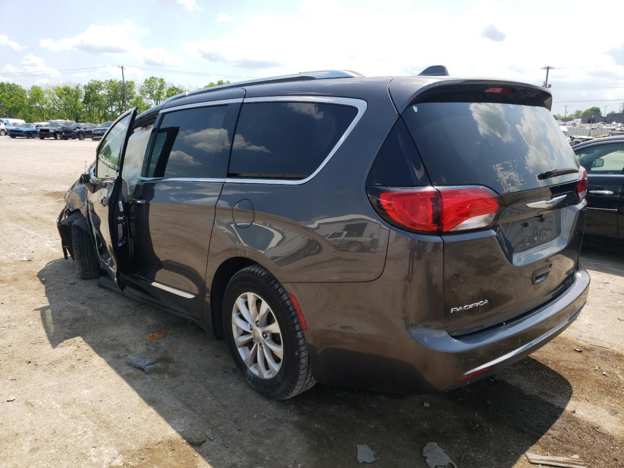 Photo 3 from auction – 2019 CHRYSLER PACIFICA T with VIN 2C4RC1BG7KR650242