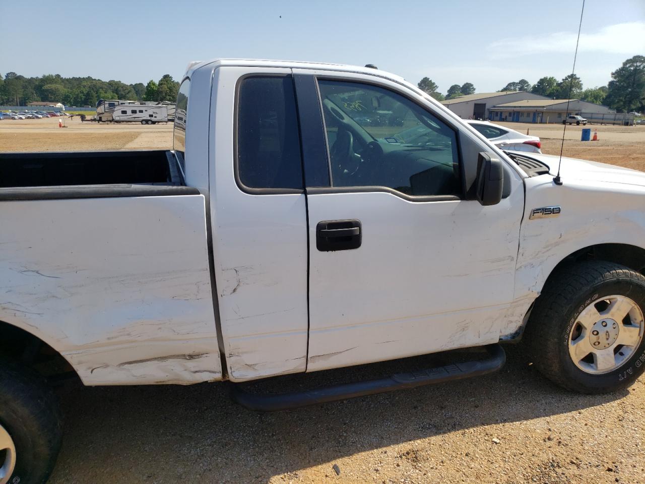 Photo 9 from auction – 2006 FORD F150 with VIN 1FTRF12236NB47855
