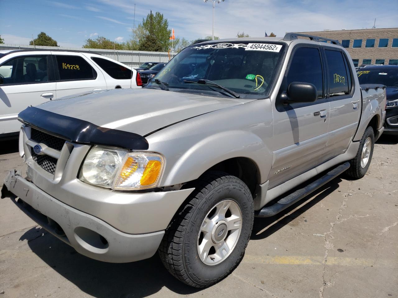 Photo 2 from auction – 2002 FORD EXPLORER S with VIN 1FMZU77E12UC75969