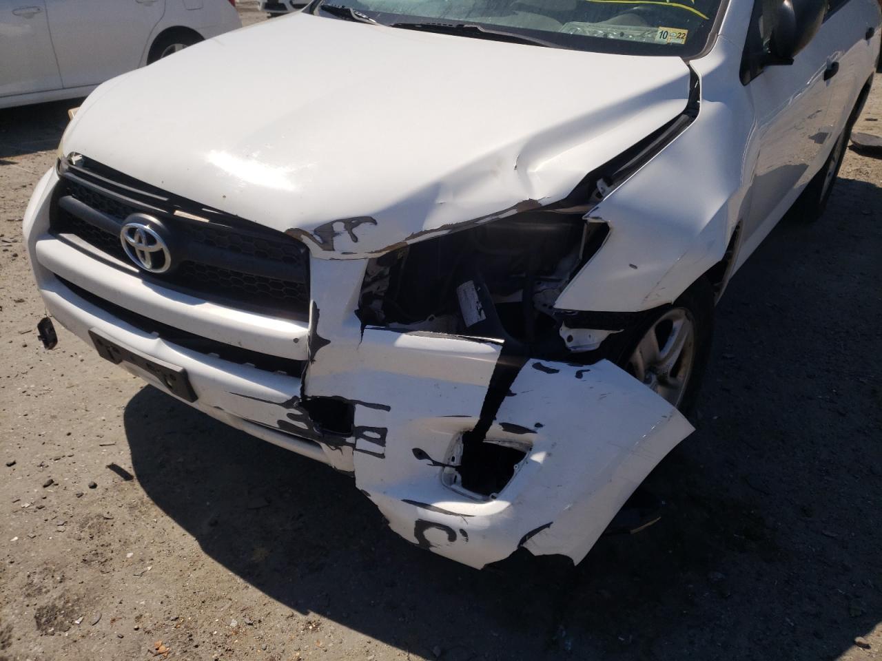 Photo 9 from auction – 2010 TOYOTA RAV4 with VIN JTMBF4DV9AD024117