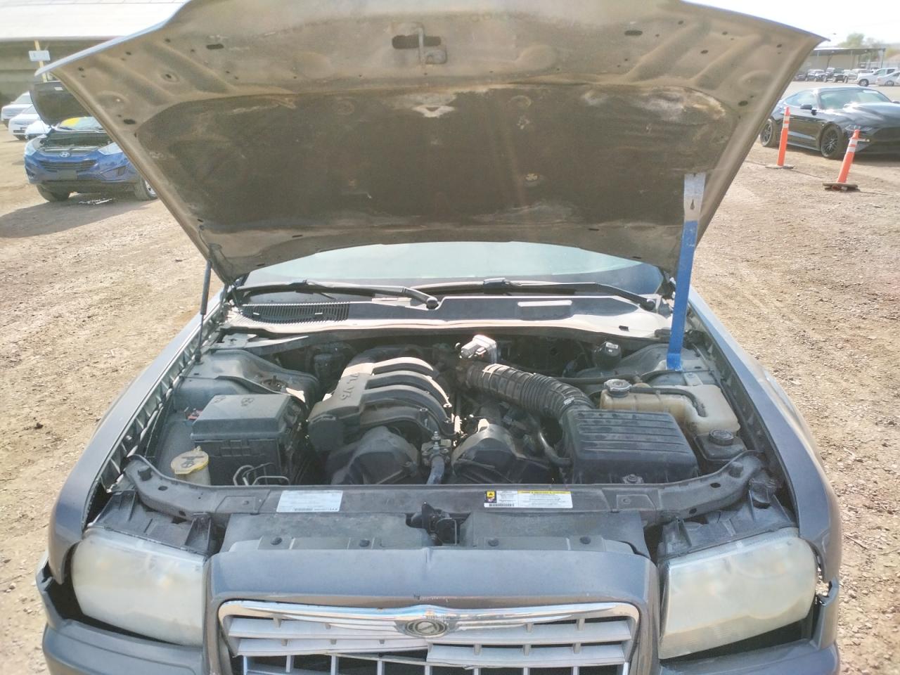 Photo 7 from auction – 2008 CHRYSLER 300 LX with VIN 2C3KA43R28H187857