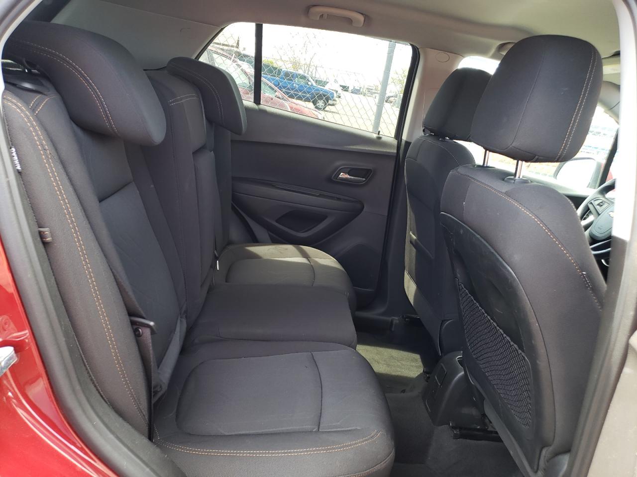 Photo 6 from auction – 2018 CHEVROLET TRAX 1LT with VIN 3GNCJPSB8JL319479