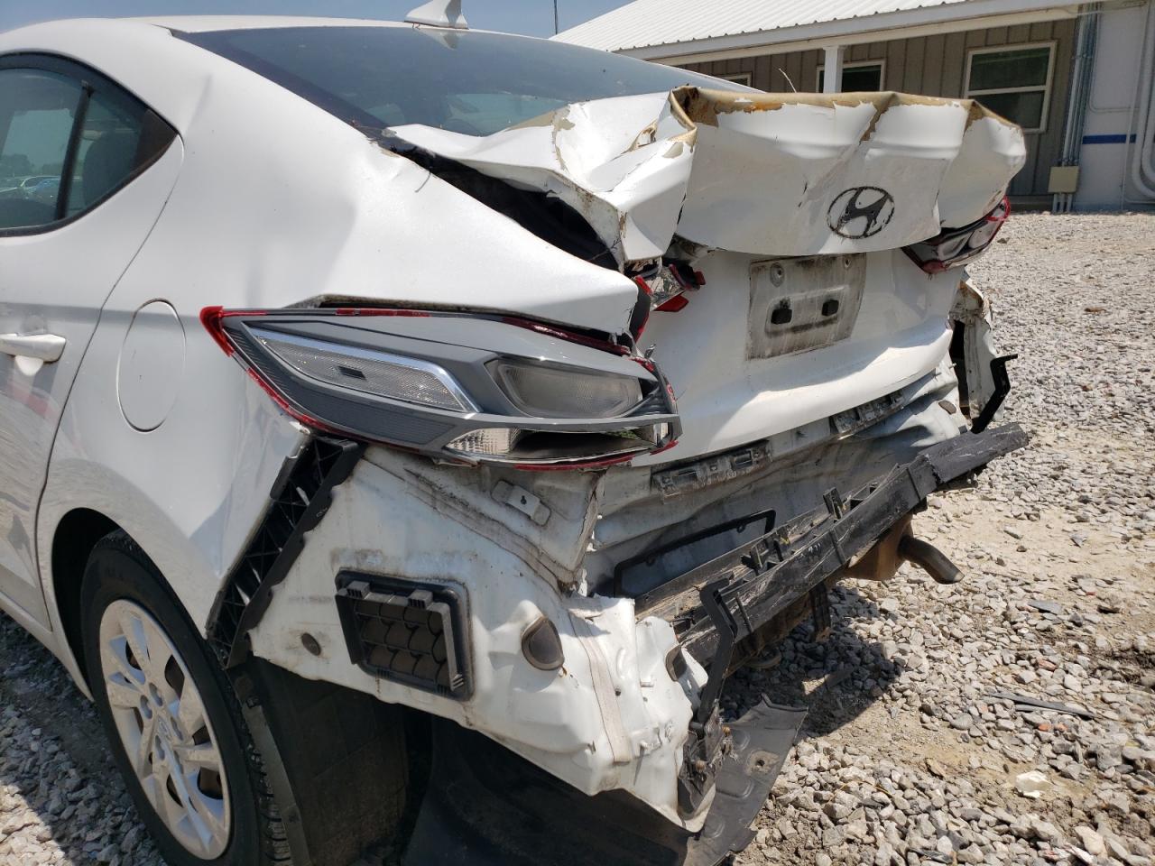 Photo 9 from auction – 2017 HYUNDAI ELANTRA SE with VIN 5NPD74LF4HH137364