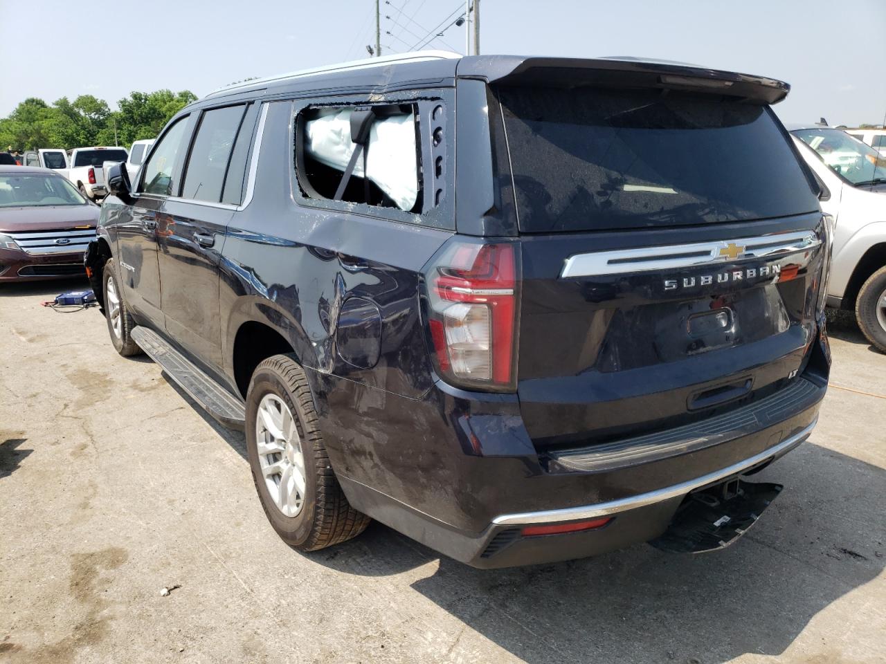 Photo 3 from auction – 2022 CHEVROLET SUBURBAN with VIN 1GNSKCKD5NR234150