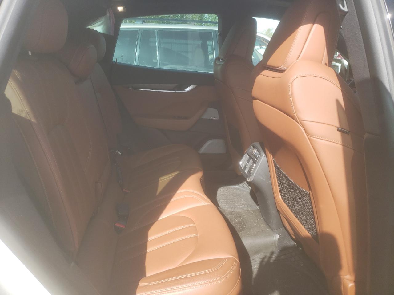 Photo 6 from auction – 2018 MASERATI LEVANTE SP with VIN ZN661XUS5JX302094