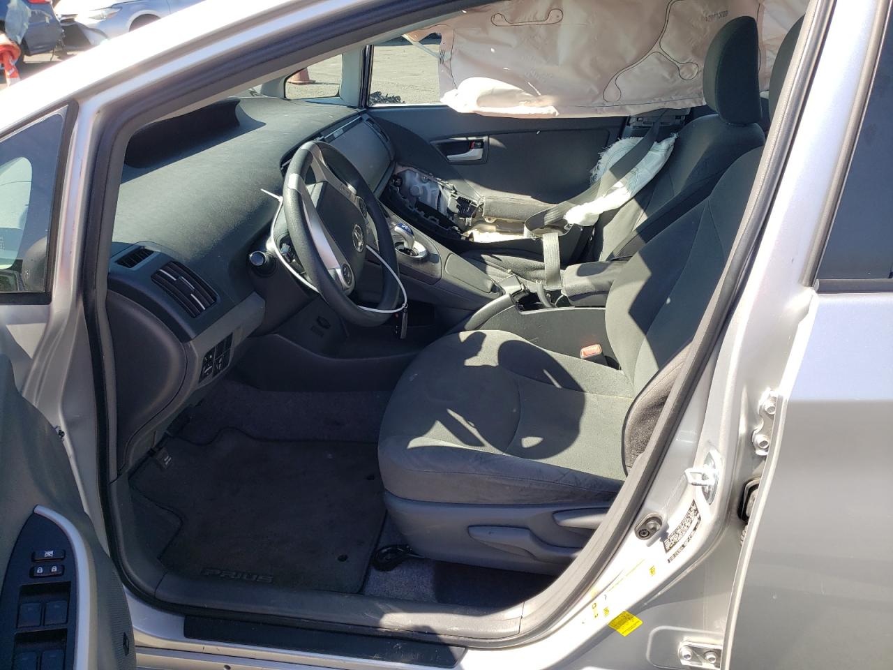 Photo 5 from auction – 2011 TOYOTA PRIUS with VIN JTDKN3DU5B1441130