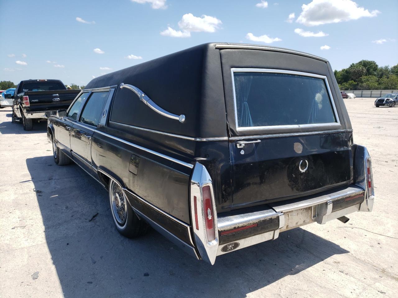 Photo 3 from auction – 1992 CADILLAC BROUGHAM with VIN 1G6DW54E7NR712983
