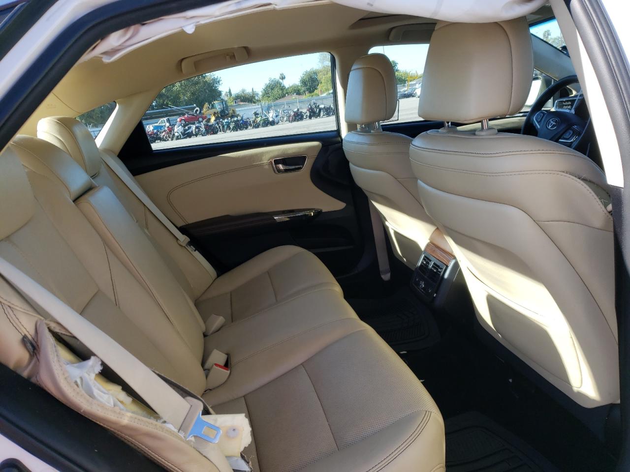 Photo 6 from auction – 2013 TOYOTA AVALON HYB with VIN 4T1BD1EB0DU015332