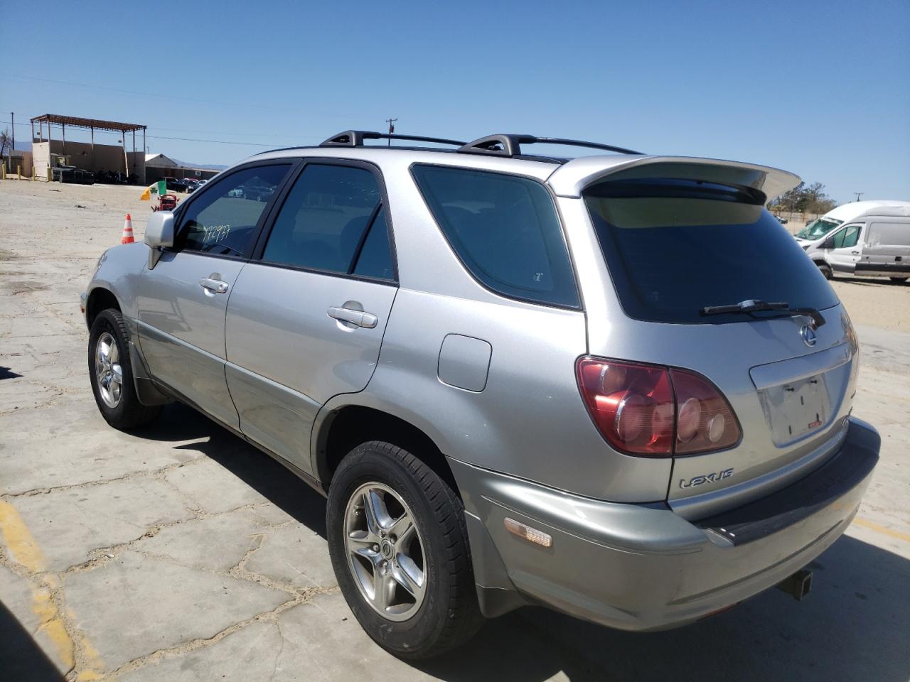 Photo 3 from auction – 2000 LEXUS RX 300 with VIN JT6HF10U5Y0116517