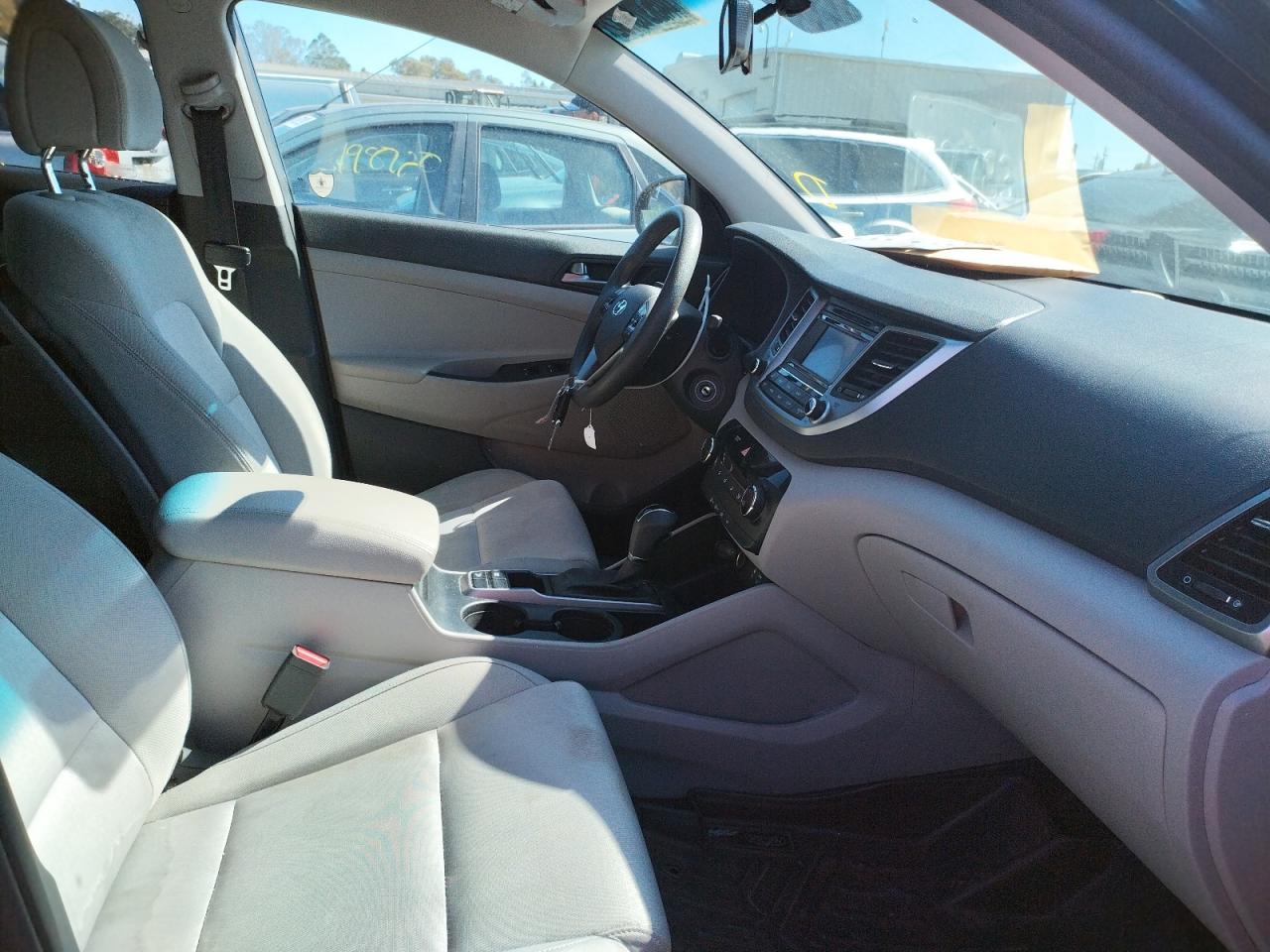 Photo 5 from auction – 2016 HYUNDAI TUCSON LIM with VIN KM8J33A46GU144794