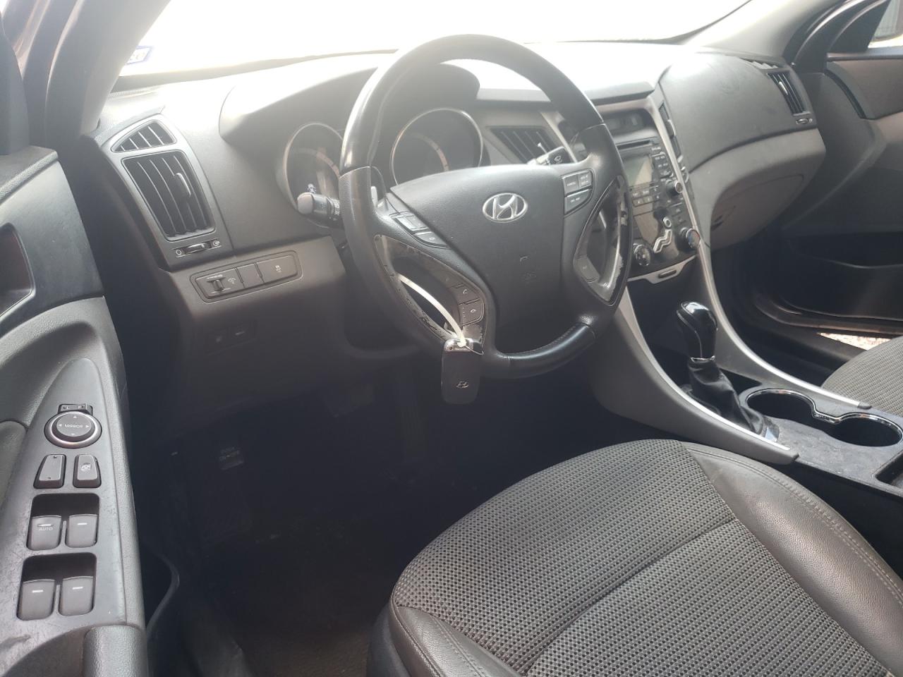 Photo 9 from auction – 2011 HYUNDAI SONATA SE with VIN 5NPEC4AC5BH020313