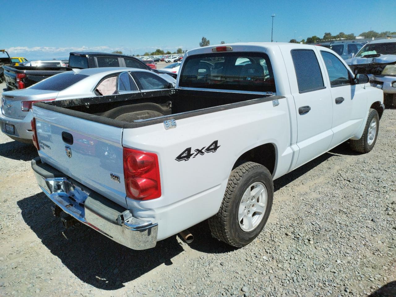 Photo 4 from auction – 2005 DODGE DAKOTA QUA with VIN 1D7HW48N75S262205