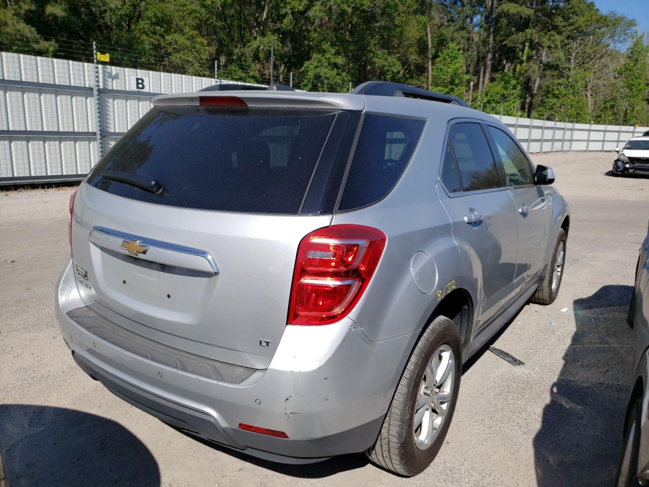 Photo 4 from auction – 2017 CHEVROLET EQUINOX LT with VIN 2GNALCEK9H6273231