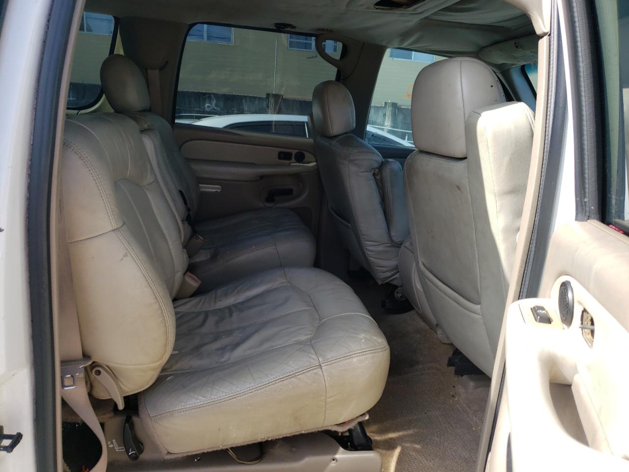Photo 6 from auction – 2001 CHEVROLET SUBURBAN K with VIN 3GNFK16TX1G274628