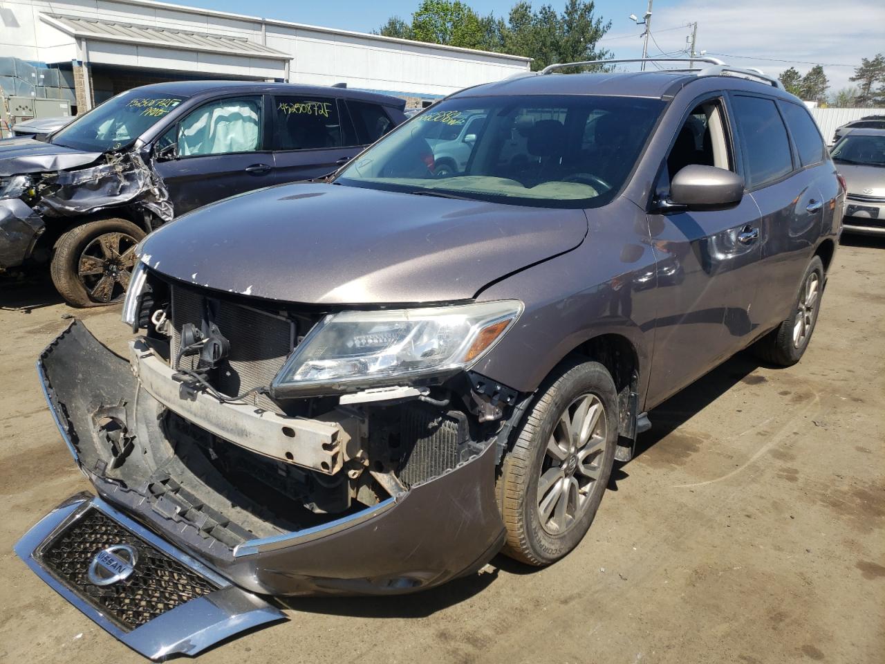 Photo 2 from auction – 2013 NISSAN PATHFINDER with VIN 5N1AR2MM0DC615165