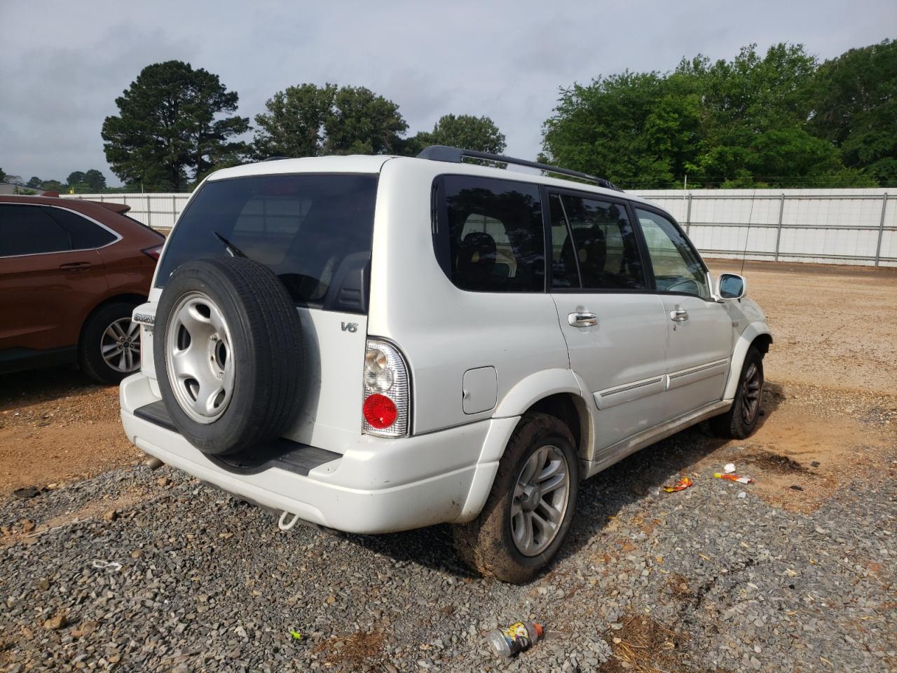 Photo 4 from auction – 2004 SUZUKI XL7 EX with VIN JS3TY92V644102258