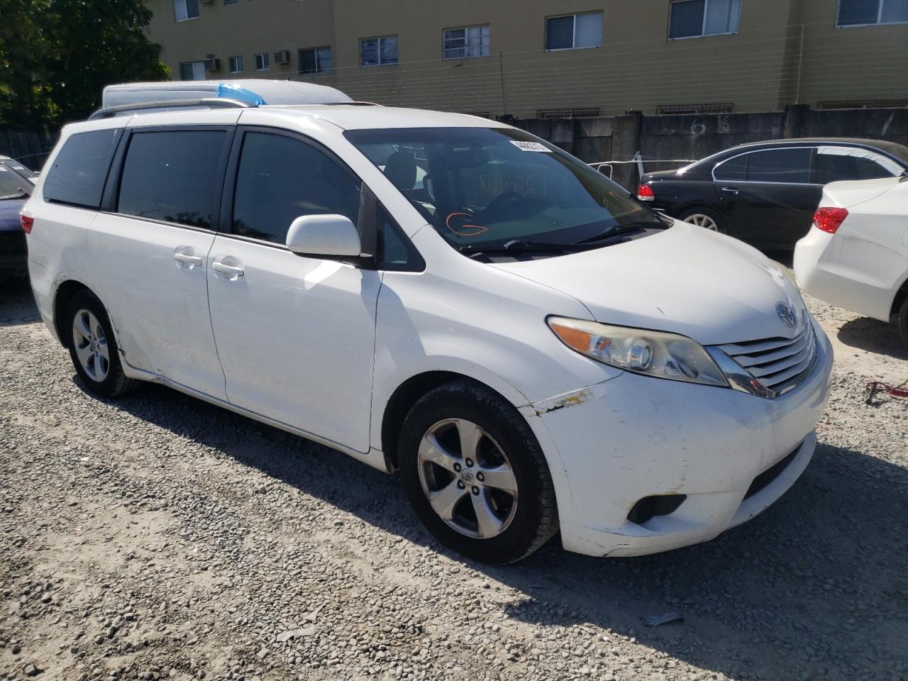 TOYOTA SIENNA LE 2016 with VIN 5TDKK3DC4GS755037 - Photo from auction