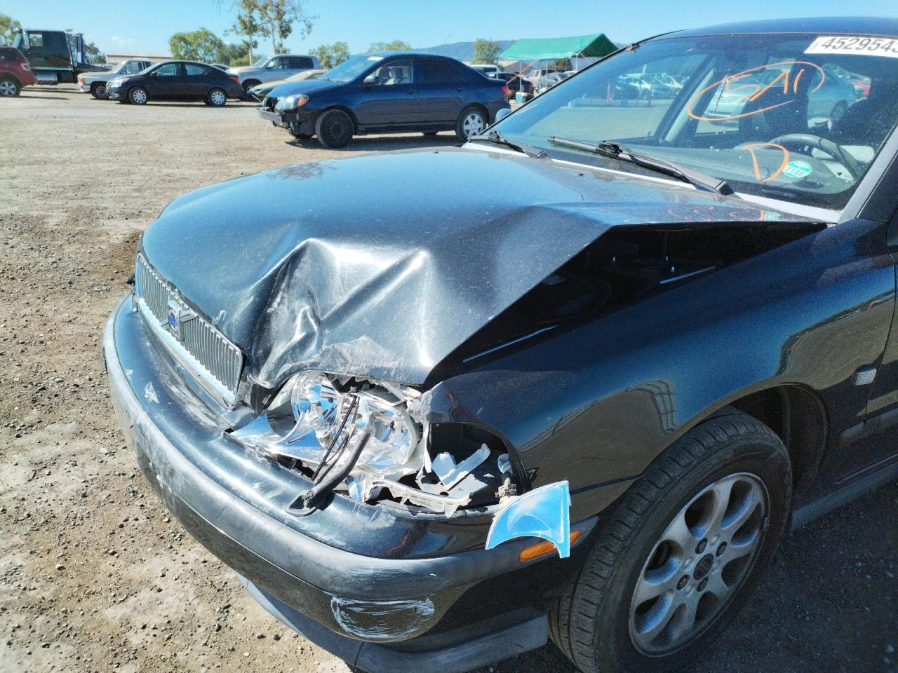 Zdjęcie 9 z aukcji – 2000 VOLVO V40 z VIN YV1VW2559YF535920