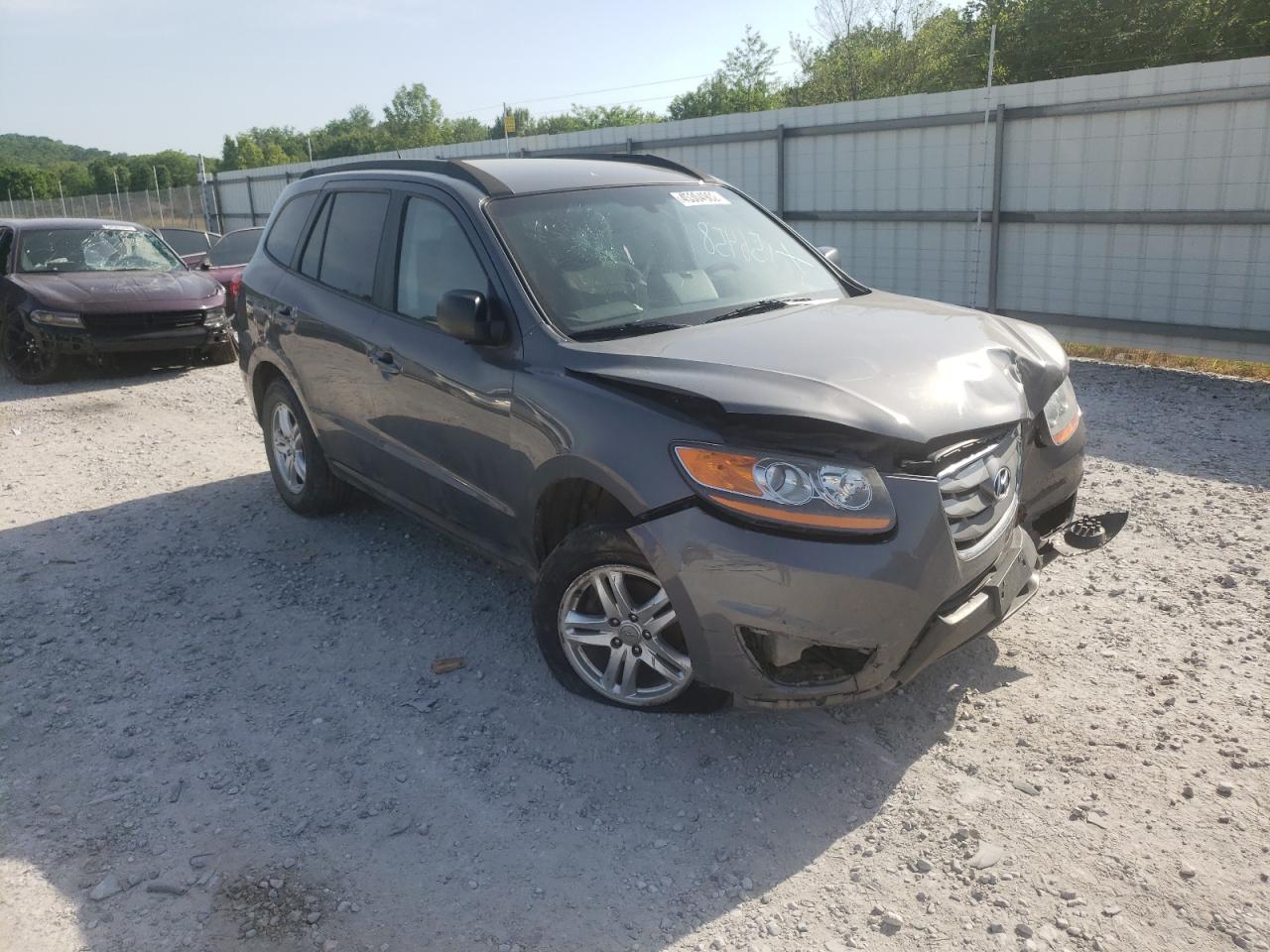 HYUNDAI SANTA FE G 2010 with VIN 5NMSG3AB2AH379512 - Photo from auction