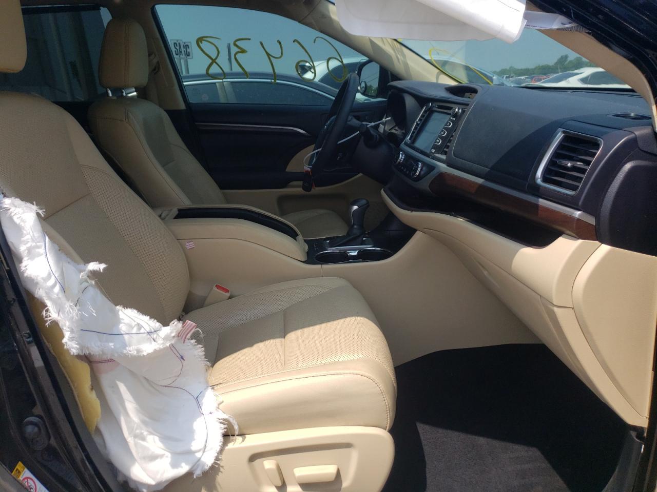 Photo 5 from auction – 2016 TOYOTA HIGHLANDER with VIN 5TDYKRFH6GS129561