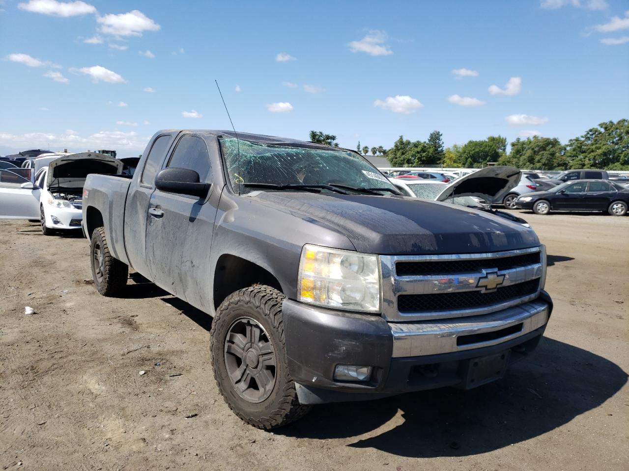 Photo 11 from auction – 2011 CHEVROLET SILVERADO with VIN 1GCRKSE33BZ102701