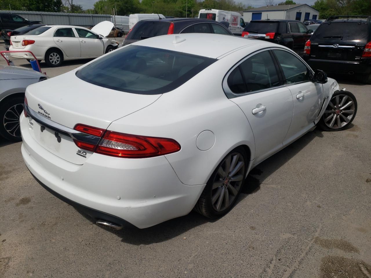 Photo 4 from auction – 2014 JAGUAR XF with VIN SAJWJ0EF2E8U18073