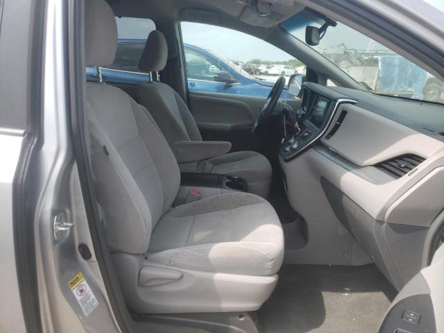 Photo 5 from auction – 2015 TOYOTA SIENNA LE with VIN 5TDKK3DC3FS575269