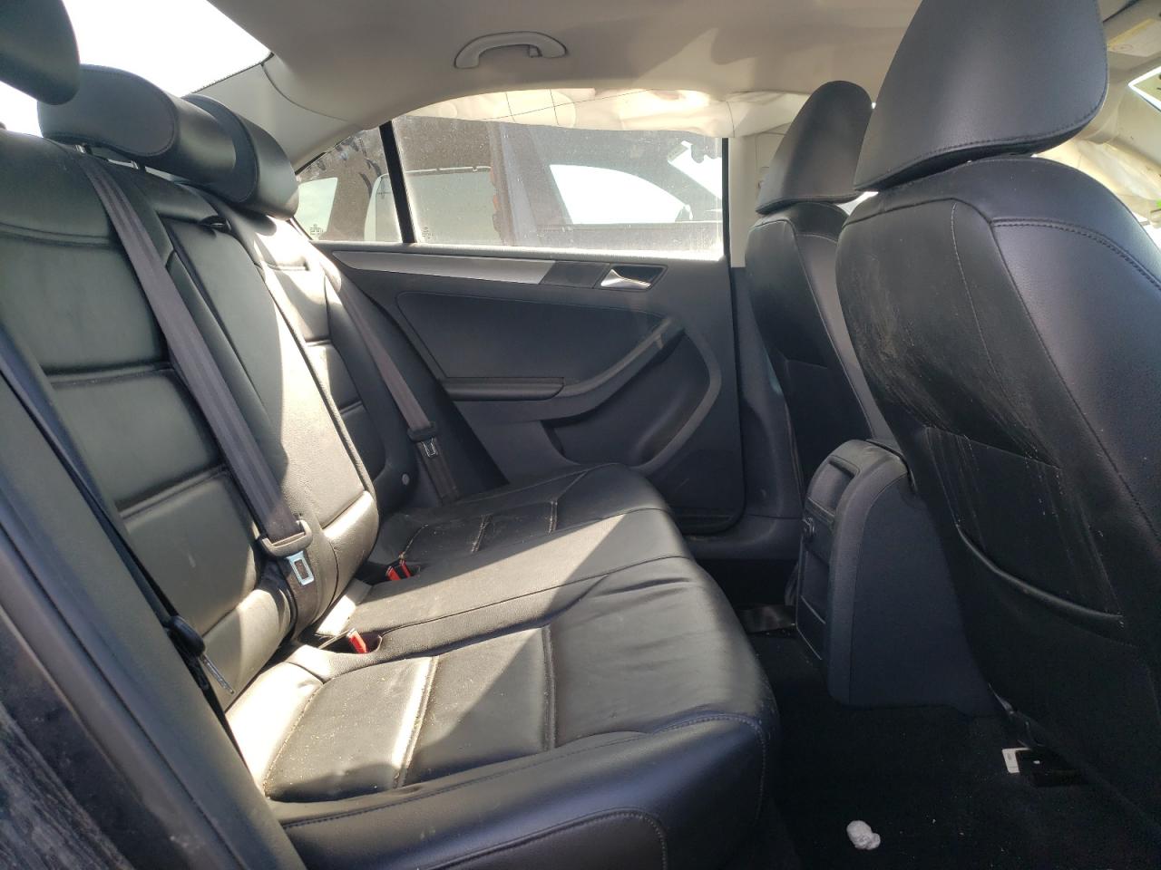 Photo 6 from auction – 2016 VOLKSWAGEN JETTA SEL with VIN 3VWL07AJ0GM393404