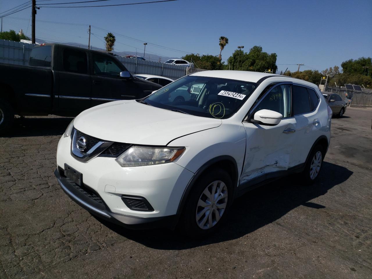 Photo 2 from auction – 2015 NISSAN ROGUE S with VIN KNMAT2MT7FP591620