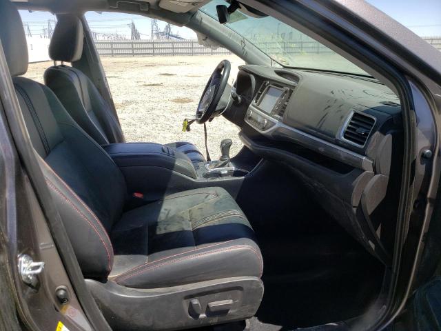 Photo 5 from auction – 2019 TOYOTA HIGHLANDER with VIN 5TDJZRFH4KS570403