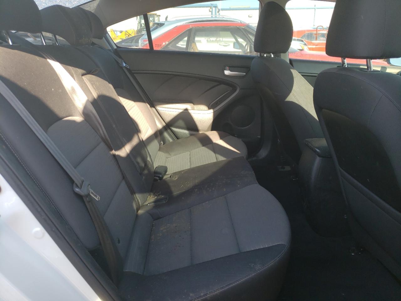 Photo 6 from auction – 2017 KIA FORTE LX with VIN 3KPFL4A75HE130296