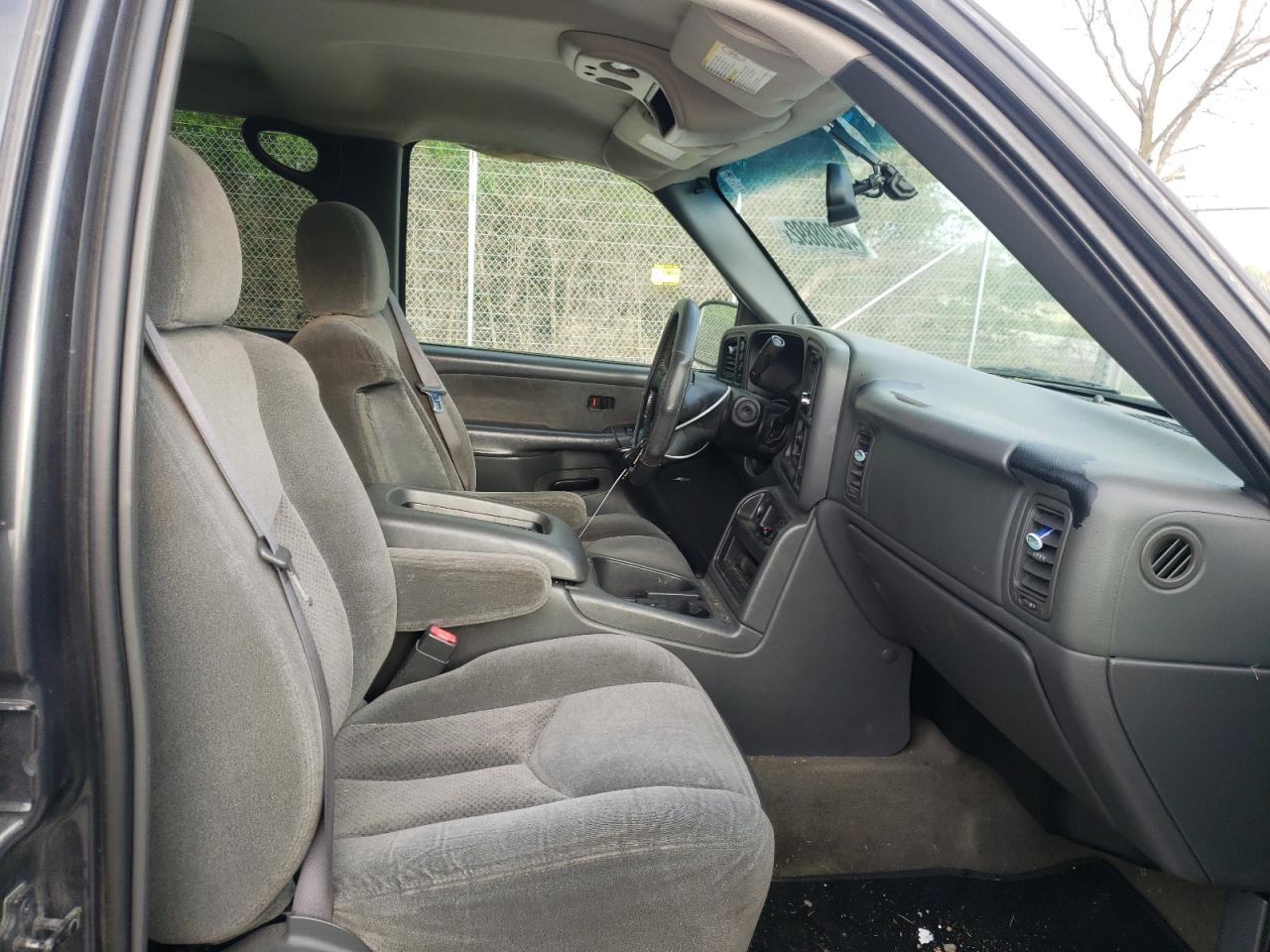 Photo 5 from auction – 2003 CHEVROLET SILVERADO with VIN 1GCGK13U53F158445