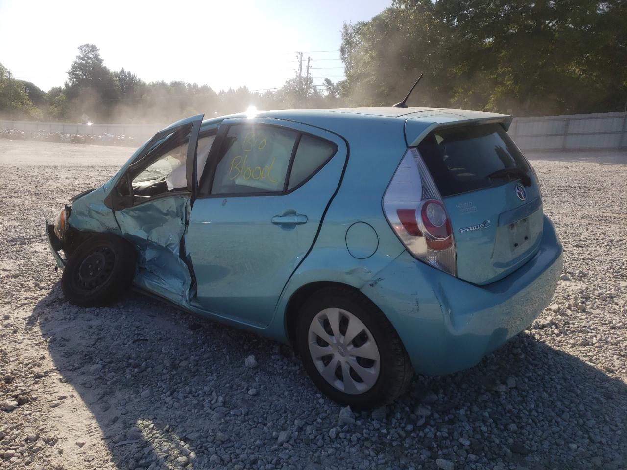Photo 3 from auction – 2012 TOYOTA PRIUS C with VIN JTDKDTB34C1026217