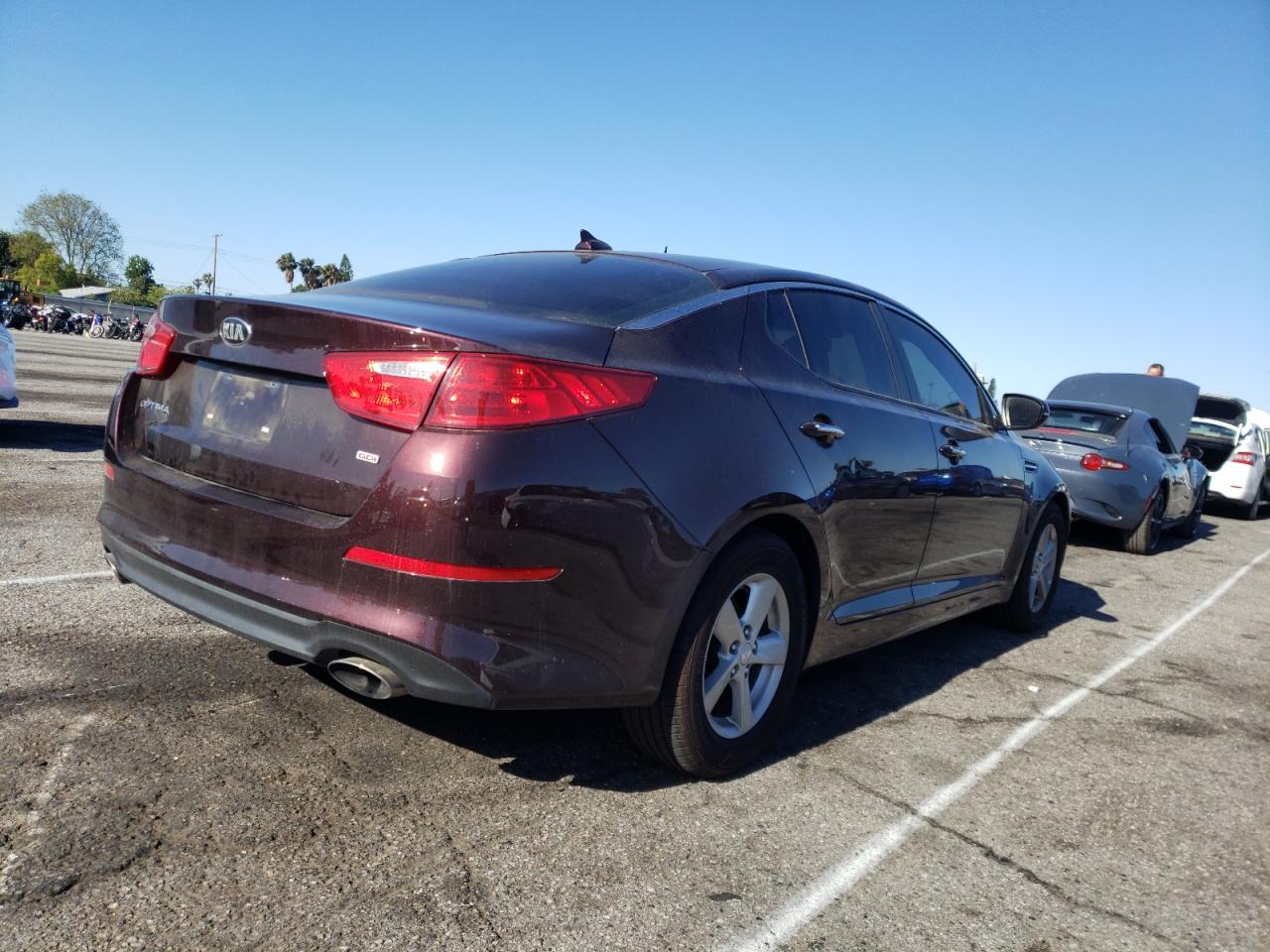 Photo 4 from auction – 2015 KIA OPTIMA LX with VIN 5XXGM4A72FG477445