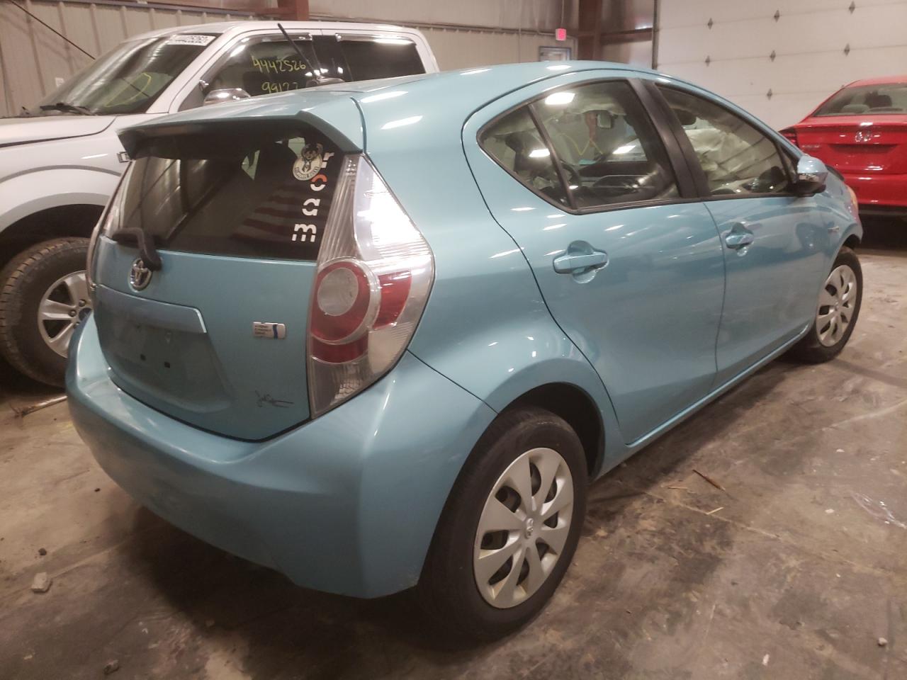 Photo 4 from auction – 2012 TOYOTA PRIUS C with VIN JTDKDTB36C1005904