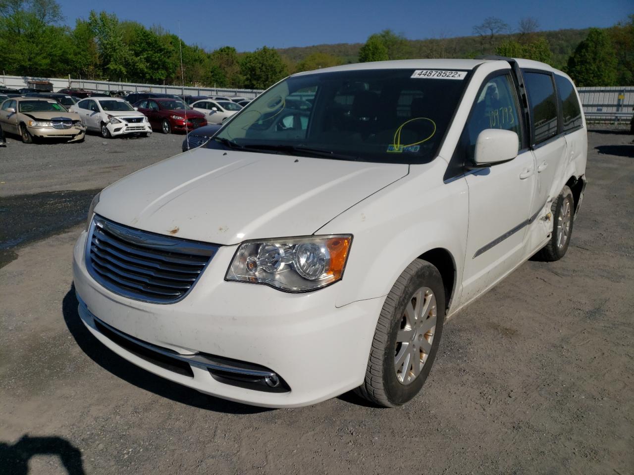 Photo 2 from auction – 2014 CHRYSLER TOWN & COU with VIN 2C4RC1BG6ER269275